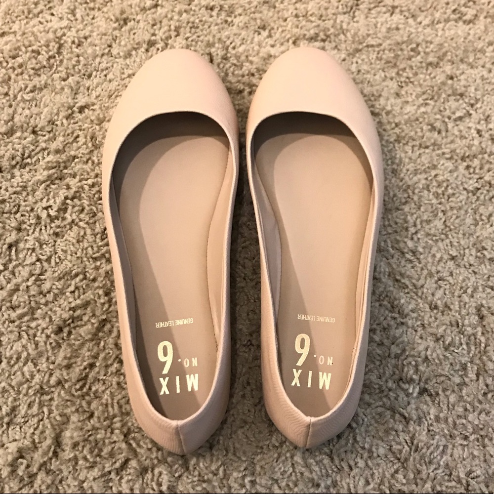 Light pink ballet flats